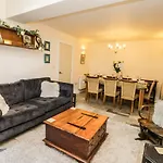 بيت للعطل Stewart House