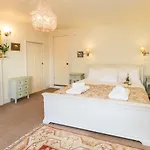 Stewart House بيت للعطل ويتبي