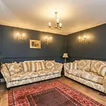 Stewart House ويتبي