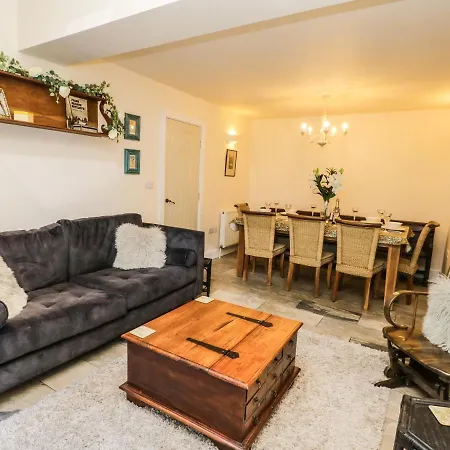 Holiday home Stewart House