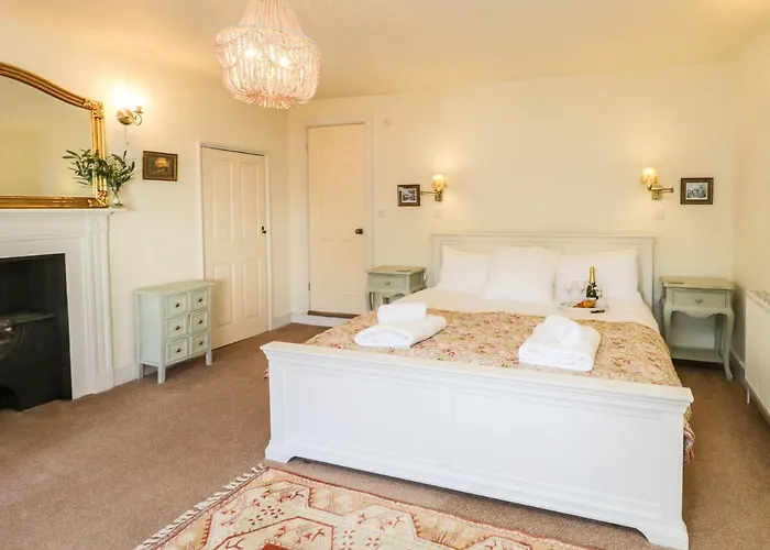 Stewart House בית נופש וויטבי